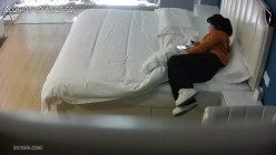 大学城  中年夫妻激情不减 男人战斗力爆表 少妇奶子又大又软 像充水的气球 男人脸都能埋进去 截图7