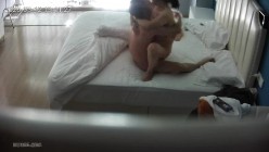 大学城  中年夫妻激情不减 男人战斗力爆表 少妇奶子又大又软 像充水的气球 男人脸都能埋进去 截图12