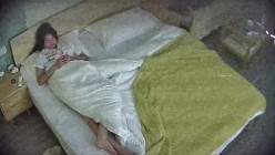 酒店高清偷拍 极品校园纯欲白月光返校迫不及待与男友重温旧日大玩性爱飞行棋输棋吃鸡舔逼 截图2