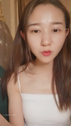 【刺激女同】【紫贤】合集，两个极品小美女在激情磨豆腐 ！ 截图2