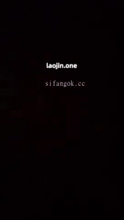 超美阿黑颜女神原档泄密，标准的一个眼镜婊，大眼睛萌妹，反差感，淫荡的表情挑逗极了 截图2