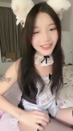 四川小美女，明星级别【小米粥粥】忧郁的眼神，让大哥们着迷，一晚上礼物乱飞牛逼了 截图3