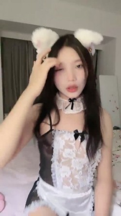 四川小美女，明星级别【小米粥粥】忧郁的眼神，让大哥们着迷，一晚上礼物乱飞牛逼了 截图4