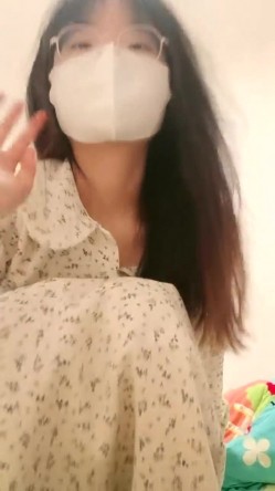新人~正宗学生妹【清纯少女可可酱】极品美乳~，露脸一看是真年轻，清纯外表，掩盖不住好身材，小骚逼 截图6