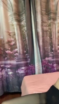 某航空姐身材颜值天花闆～上班服务旅客是女神，下班服务金主是母狗 截图3