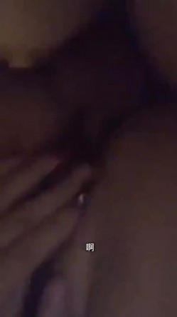 大奶少妇偷情自拍 骚逼紧吗 紧不紧 你舒服吗 又紧又荡 这大白奶子好看 淫叫好听 截图5