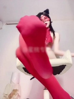 顶级阿黑颜骚货天花板主播『蘸点蜜桃酱』极致挑逗淫语勾引 放荡插逼淫水疯狂潮喷 截图2