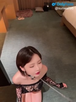 极品高颜值反差婊〖sunwall〗顶级精盆 巅峰女神，外表有多端庄床上就有多淫荡，主人的专属玩物 截图4