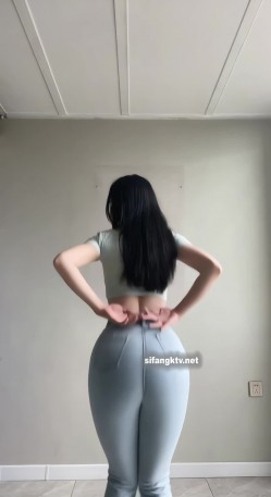 《淫妻少妇控必备》一夜爆火推特顶逼王！极品身材白领美少妇【6金】最新千元频道长时劲曲抖臀裸舞，巴拉豆顶胯真心受不了 截图4
