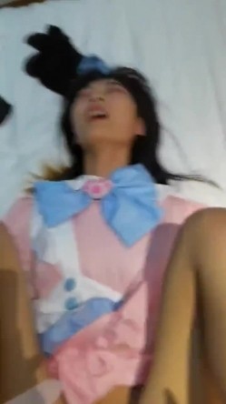 漂亮妹子 没拍你脸 不要 啊啊 轻点 小情侣还挺会玩 操个逼还cos轻SM 截图12
