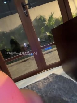 ️黑丝御姐【linjianvhai】极品网红脸御姐、长腿黑丝高跟职业装、自慰诱惑 截图10
