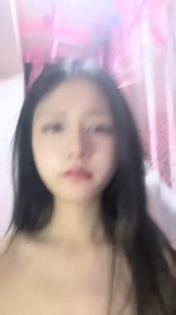 极品绿播女神下海~【娜美】，天然美乳~特写掰穴~挑逗诱惑，迷人的小洞洞张开了 截图1