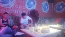灯红酒绿惹人醉 【歌厅寻花】 寻花问柳进行时 36D御姐风领衔闺蜜出境 喷血脱衣劲爆热舞暖场 4 截图3
