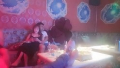 灯红酒绿惹人醉 【歌厅寻花】 寻花问柳进行时 36D御姐风领衔闺蜜出境 喷血脱衣劲爆热舞暖场 4 截图5