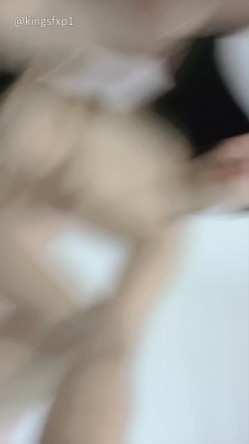 顶级美乳女神【车迟恩#宋小恩】极品校花 黑丝美腿蝴蝶逼 完美身材 水晶棒大鸡巴跳蛋自慰喷水好骚好美 截图6