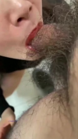 超顶反差婊少妇公务员美熟女【蓝阿姨】厚厚的红唇显得无比性感，口交舌功了得 截图13