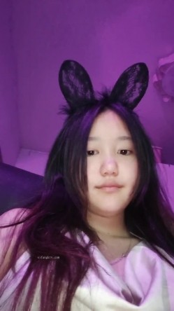 重磅！女神连素颜都美到炸~【鱼妈】自慰狂喷水！无限狂喷~ 这逼又肥又粉，水龙头！ 截图1