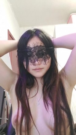 重磅！女神连素颜都美到炸~【鱼妈】自慰狂喷水！无限狂喷~ 这逼又肥又粉，水龙头！ 截图15
