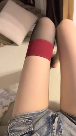 ️正宗大学生宿舍直播【困困兔】道具狂插流白浆，眼镜妹，室友睡着偷偷脱光，身材不错诱人 截图11