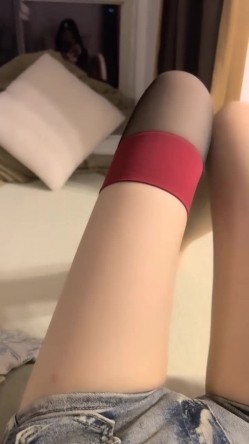 ️正宗大学生宿舍直播【困困兔】道具狂插流白浆，眼镜妹，室友睡着偷偷脱光，身材不错诱人 截图13