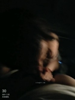 “鸡巴好硬~我要来高潮了”对话超淫荡，顶级骚母狗大奶妖媚【雪儿】群福利，户外车震3P淫声浪语骚得离谱 截图3
