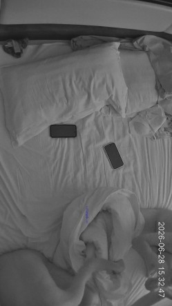 酒店偷拍超级清纯羞涩的女孩被男友诱骗哄着打桩 截图10