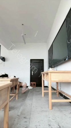 重磅！极品大奶清纯女神【小罗老师、旖可】付费露脸视图，露出裸舞性爱调教，年纪虽轻却很反差 截图13