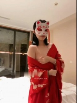美术老师兼秀人网女神模特【一颗甜蛋黄a】土豪私人订制露三点假屌自慰反差类型的宝藏女孩 截图4