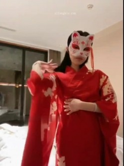 美术老师兼秀人网女神模特【一颗甜蛋黄a】土豪私人订制露三点假屌自慰反差类型的宝藏女孩 截图6