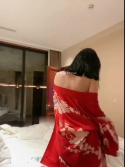 美术老师兼秀人网女神模特【一颗甜蛋黄a】土豪私人订制露三点假屌自慰反差类型的宝藏女孩 截图14