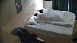 主题酒店 清纯眼镜小妹睡醒之后 情趣套装一换窗帘一拉 大战起 别看女生娇小 胸和臀儿挺~不错 截图1