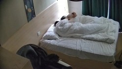 主题酒店 清纯眼镜小妹睡醒之后 情趣套装一换窗帘一拉 大战起 别看女生娇小 胸和臀儿挺~不错 截图2
