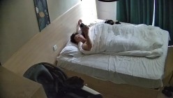 主题酒店 清纯眼镜小妹睡醒之后 情趣套装一换窗帘一拉 大战起 别看女生娇小 胸和臀儿挺~不错 截图3