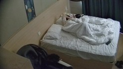 主题酒店 清纯眼镜小妹睡醒之后 情趣套装一换窗帘一拉 大战起 别看女生娇小 胸和臀儿挺~不错 截图4