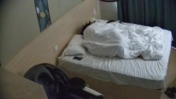 主题酒店 清纯眼镜小妹睡醒之后 情趣套装一换窗帘一拉 大战起 别看女生娇小 胸和臀儿挺~不错 截图5