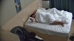 主题酒店 清纯眼镜小妹睡醒之后 情趣套装一换窗帘一拉 大战起 别看女生娇小 胸和臀儿挺~不错 截图14