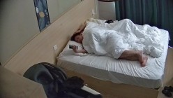 主题酒店 清纯眼镜小妹睡醒之后 情趣套装一换窗帘一拉 大战起 别看女生娇小 胸和臀儿挺~不错 截图15