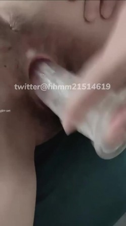 推特绿帽NTR夫妇刷锅第一人【娇妻日记】订阅私拍，户外露出、约单男、换妻4P 截图8