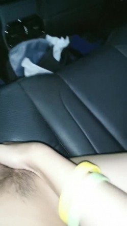 萝莉小姐姐野外车震 截图12
