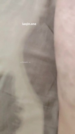 正宗邻家女神！超漂亮~【骚母狗】，黑丝美腿不开美颜，自慰完，男友回来后入啪啪！ 截图2