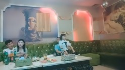 歌厅探花陈先生_第一场沙发啪啪两妹子 截图3