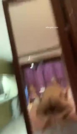 某航空姐身材颜值天花闆～上班服务旅客是女神，下班服务金主是母狗 截图4
