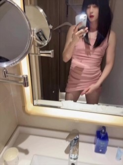 圣诞狂欢 Cindy腿腿 国产极品人气TS，长相清纯身材一流，一双纤细的大长腿，不输任何女人 截图2