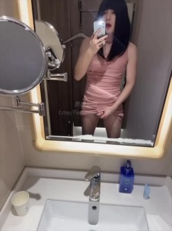圣诞狂欢 Cindy腿腿 国产极品人气TS，长相清纯身材一流，一双纤细的大长腿，不输任何女人 截图3