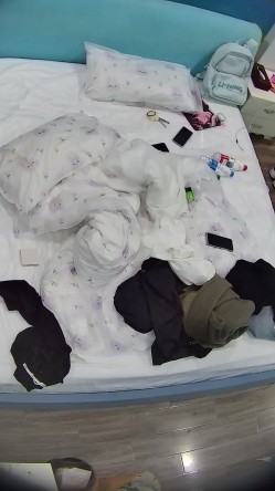 酒店高清偷拍眼镜御姐范眼镜白领姐姐下班幽会胖领导勤快的铺好床单洗香香后被操两次 截图2