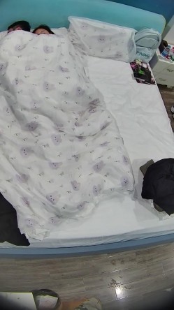 酒店高清偷拍眼镜御姐范眼镜白领姐姐下班幽会胖领导勤快的铺好床单洗香香后被操两次 截图10