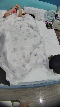 酒店高清偷拍眼镜御姐范眼镜白领姐姐下班幽会胖领导勤快的铺好床单洗香香后被操两次 截图11