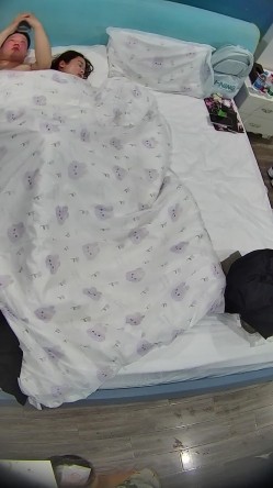 酒店高清偷拍眼镜御姐范眼镜白领姐姐下班幽会胖领导勤快的铺好床单洗香香后被操两次 截图13