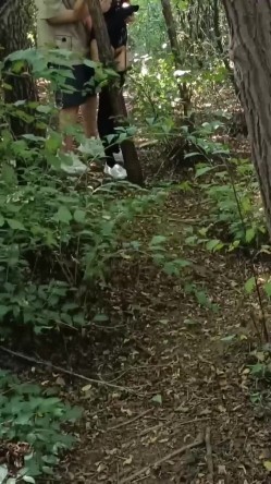 《贵在真实反差淫妻》顶级绿帽刷锅狠人，私密交流群东北夫妻淫乱群交内容曝光，商场户外超市露出3P野战相当开放 截图4