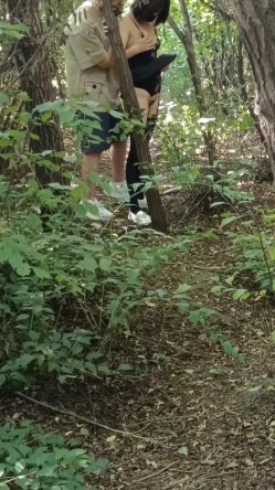 《贵在真实反差淫妻》顶级绿帽刷锅狠人，私密交流群东北夫妻淫乱群交内容曝光，商场户外超市露出3P野战相当开放 截图12